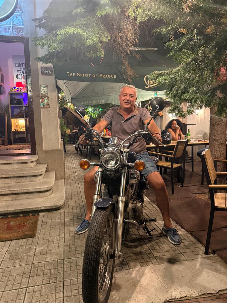 Oaspete pe motocicleta Yamaha seara